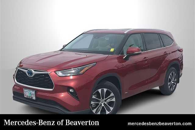 used 2022 Toyota Highlander Hybrid car, priced at $41,812