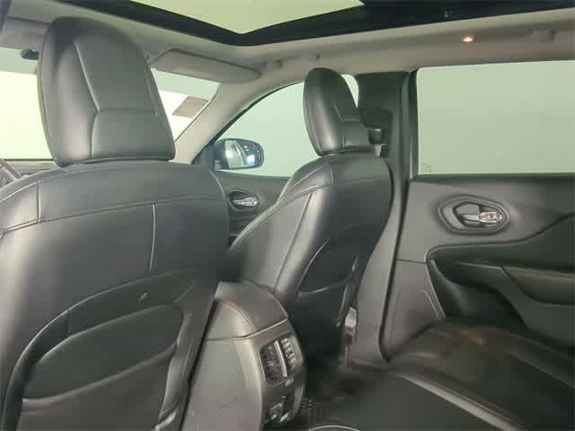 used 2019 Jeep Cherokee car, priced at $15,625