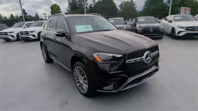 new 2025 Mercedes-Benz GLE 580 car, priced at $93,425