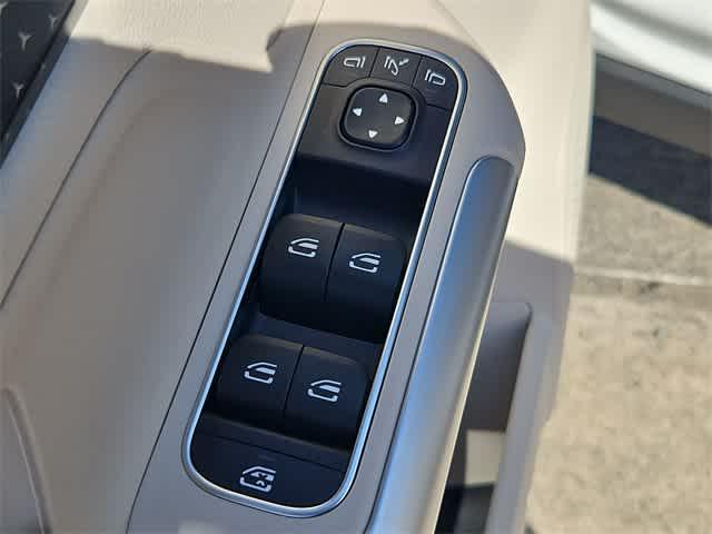 new 2025 Mercedes-Benz GLA 250 car, priced at $47,650