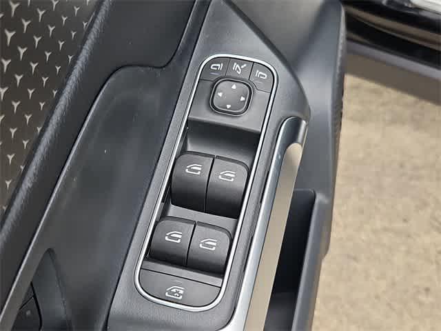 new 2025 Mercedes-Benz GLB 250 car, priced at $54,465