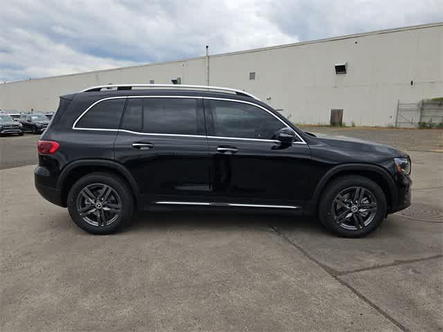 new 2025 Mercedes-Benz GLB 250 car, priced at $54,465