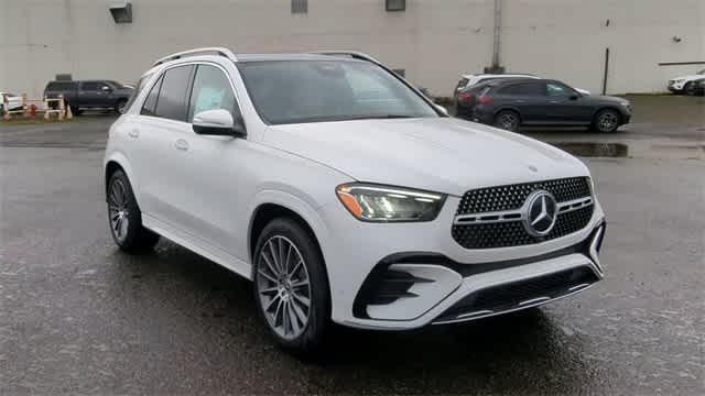 new 2025 Mercedes-Benz GLE 450 car, priced at $80,845