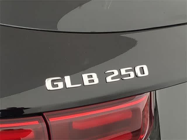 new 2025 Mercedes-Benz GLB 250 car, priced at $51,095