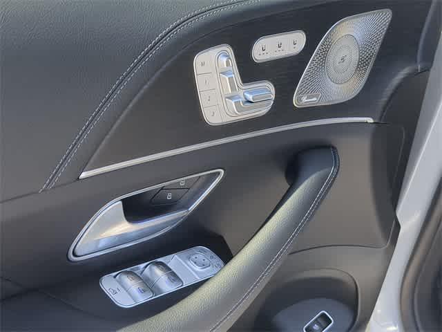 new 2025 Mercedes-Benz GLS 580 car, priced at $122,795