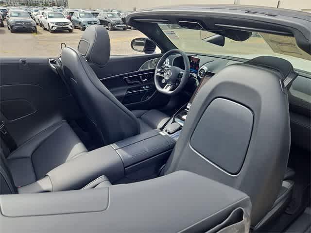 new 2025 Mercedes-Benz AMG SL 55 car, priced at $155,880