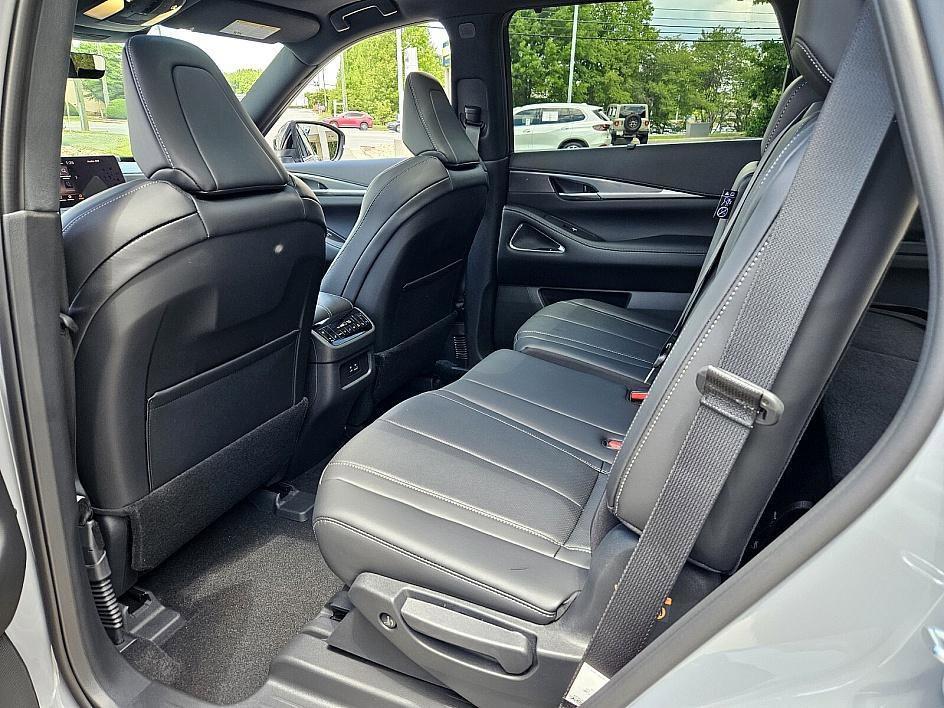 new 2025 INFINITI QX60 car, priced at $61,622
