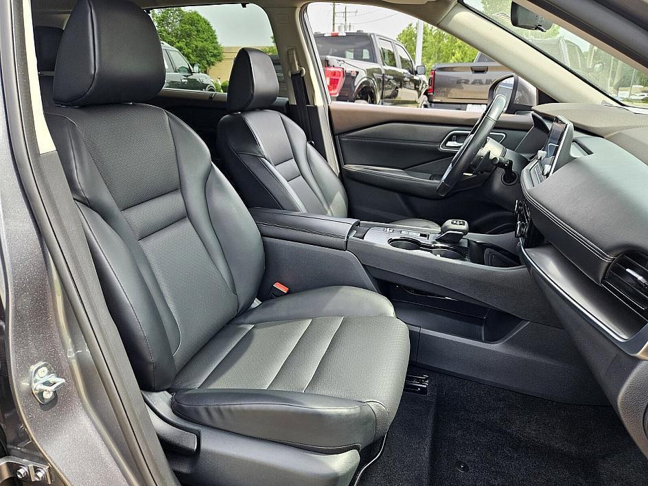 used 2021 Nissan Rogue car, priced at $19,500