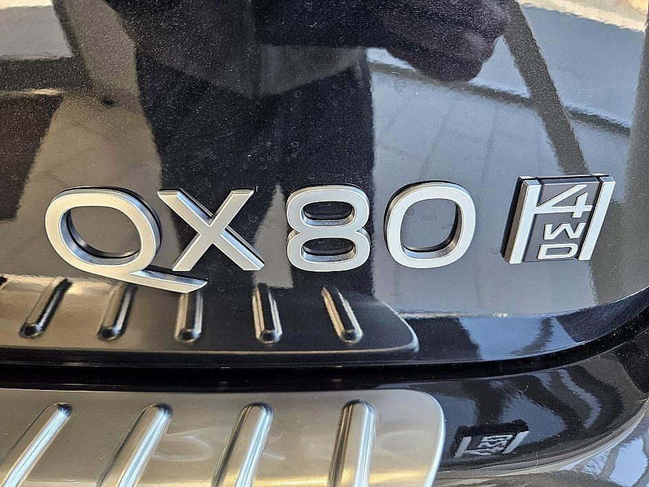 new 2025 INFINITI QX80 car, priced at $106,617