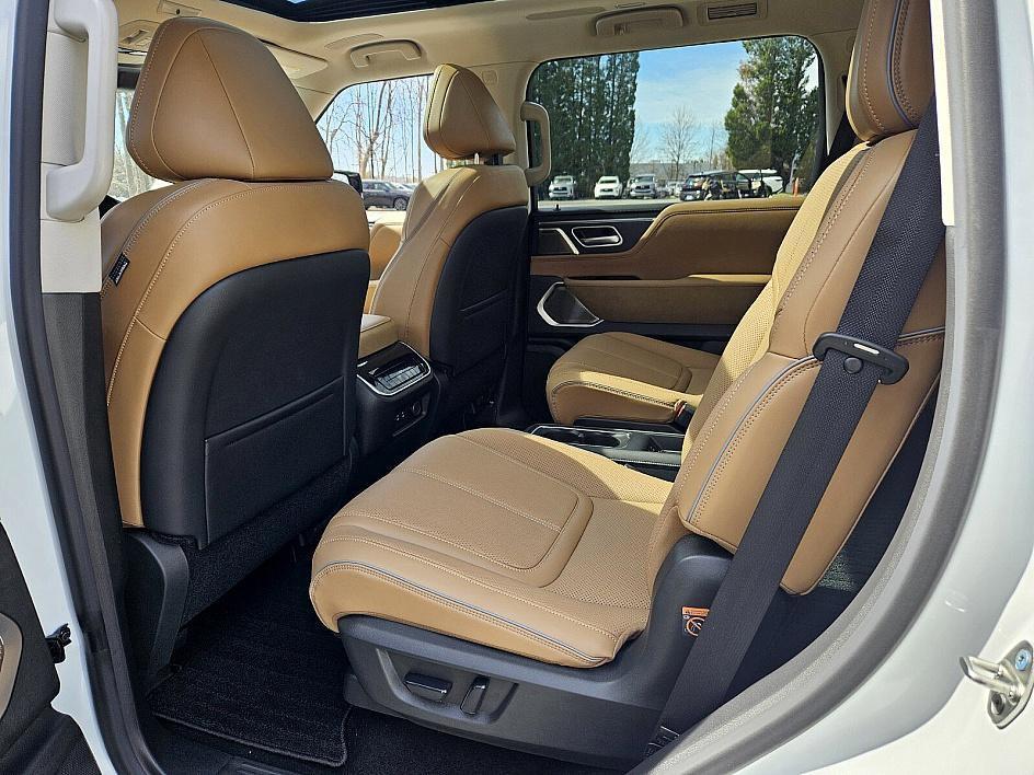 new 2025 INFINITI QX80 car, priced at $100,057