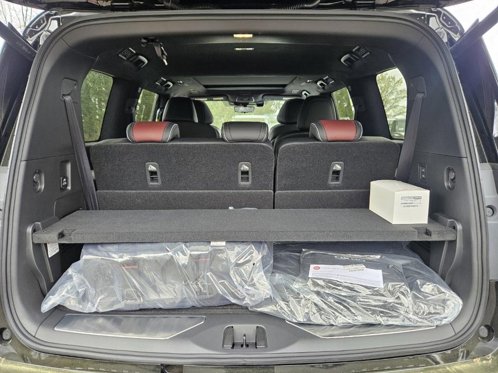 new 2025 INFINITI QX80 car, priced at $103,900