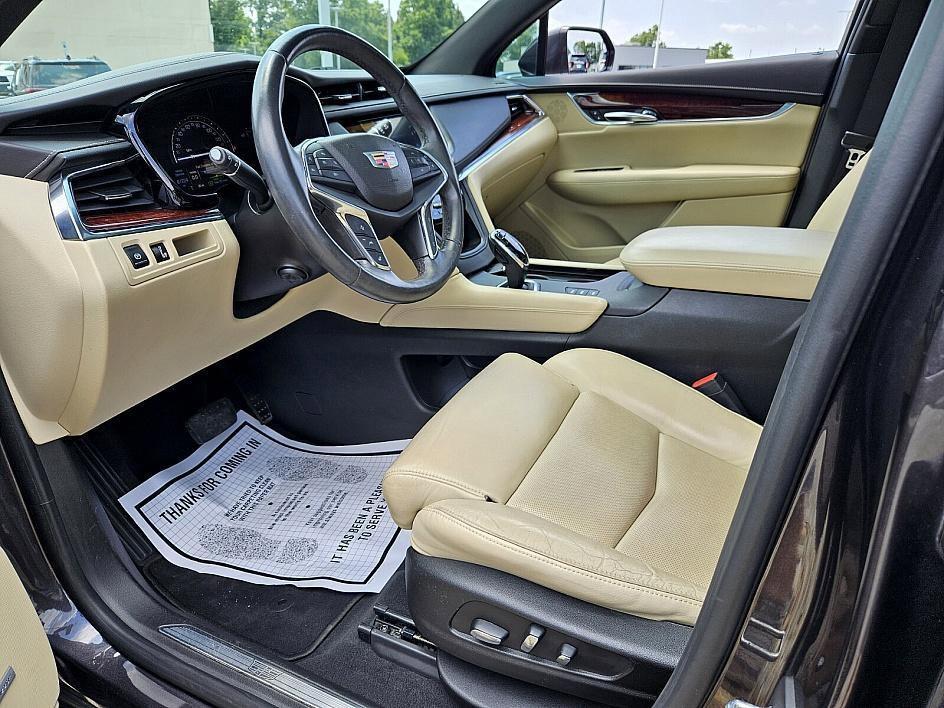 used 2017 Cadillac XT5 car, priced at $17,899