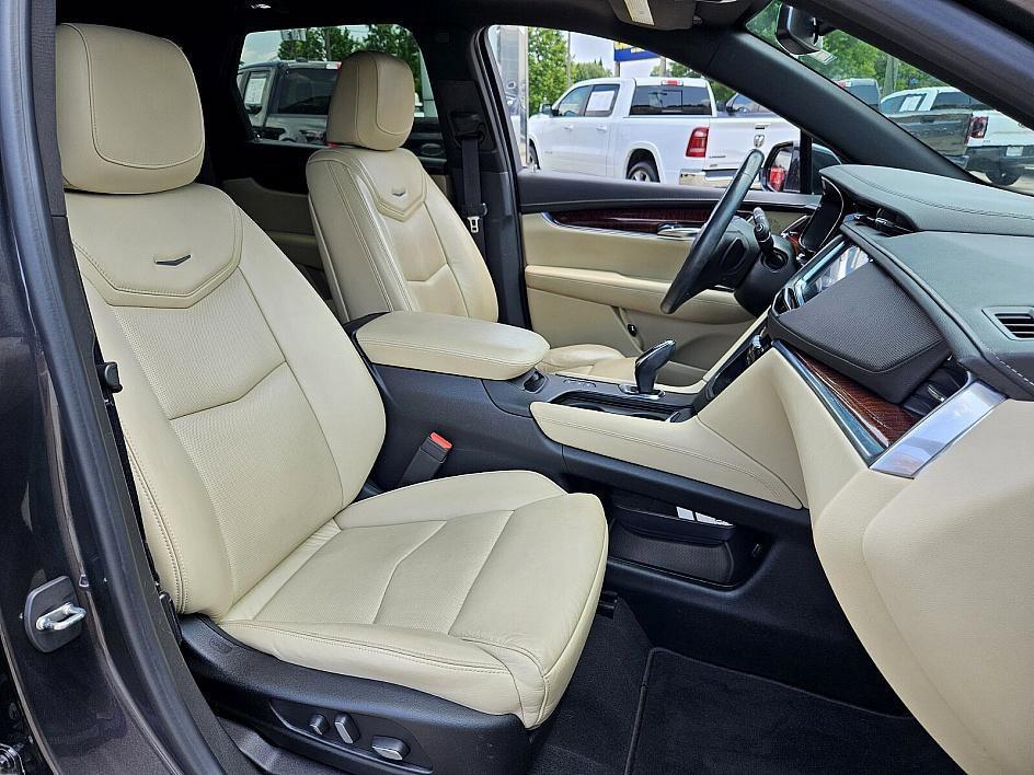 used 2017 Cadillac XT5 car, priced at $17,899