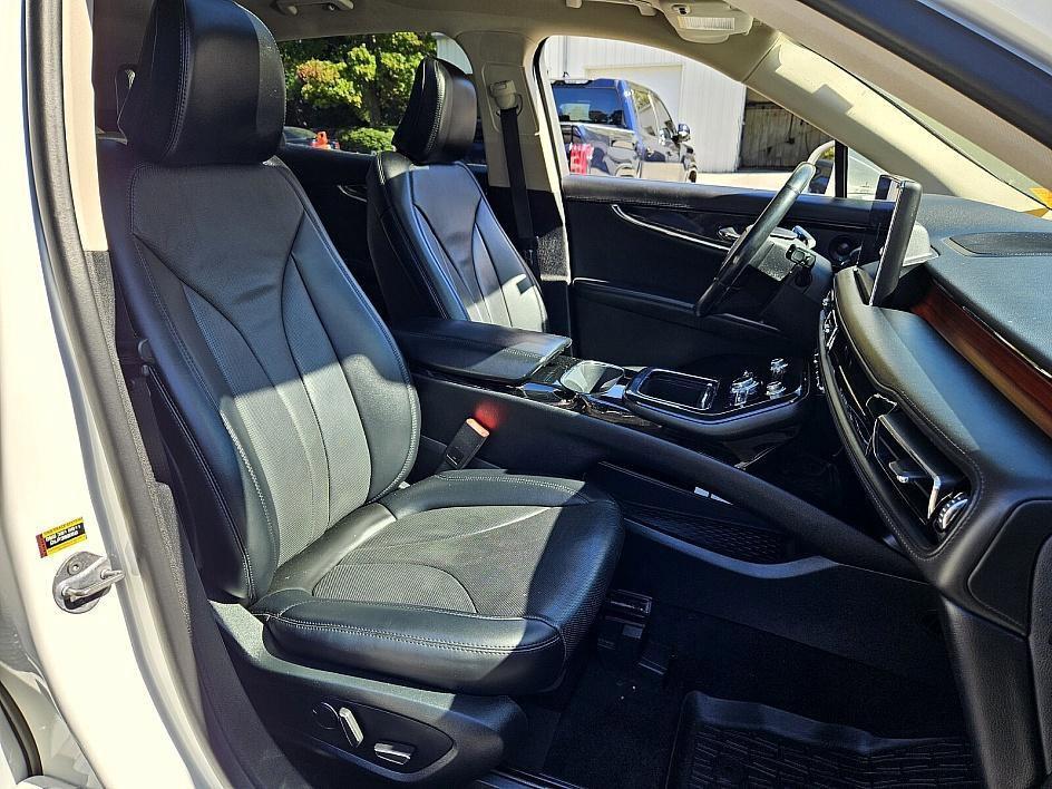 used 2022 Lincoln Nautilus car, priced at $32,879