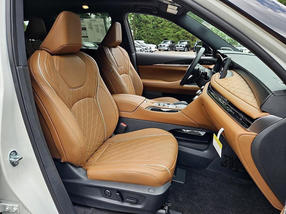 new 2025 INFINITI QX60 car, priced at $68,037
