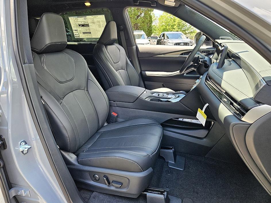 new 2025 INFINITI QX60 car, priced at $62,980