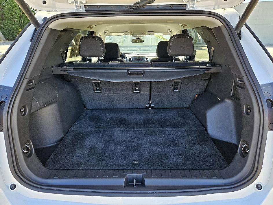 used 2023 Chevrolet Equinox car, priced at $19,681