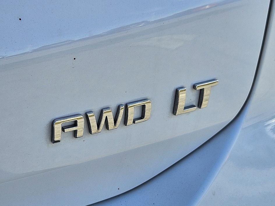 used 2023 Chevrolet Equinox car, priced at $19,681