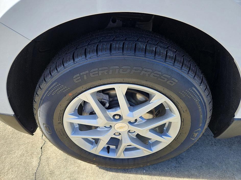 used 2023 Chevrolet Equinox car, priced at $19,681