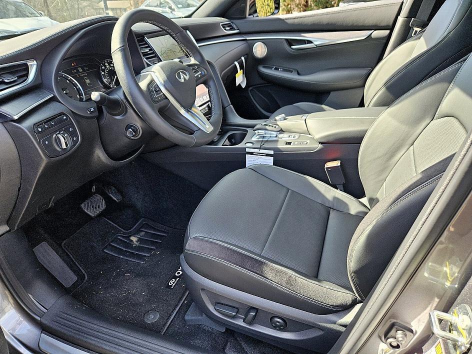 new 2025 INFINITI QX55 car, priced at $59,452