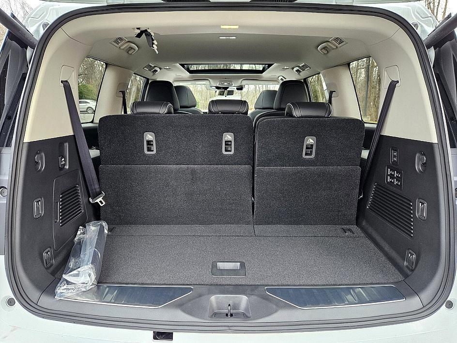 new 2025 INFINITI QX80 car, priced at $100,057