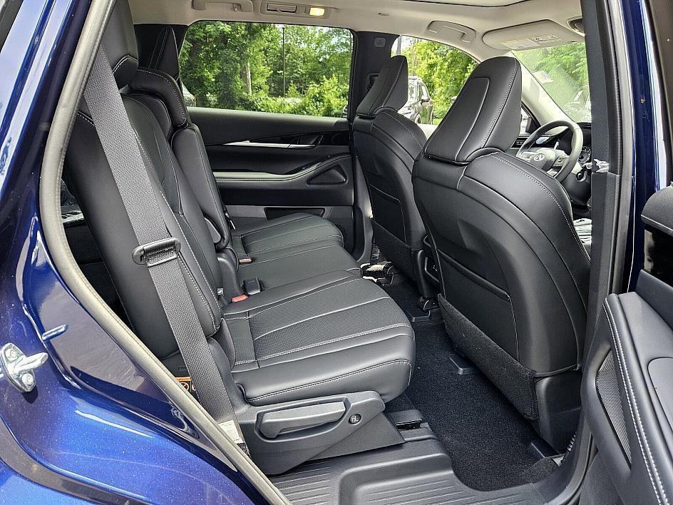 new 2025 INFINITI QX60 car, priced at $50,592