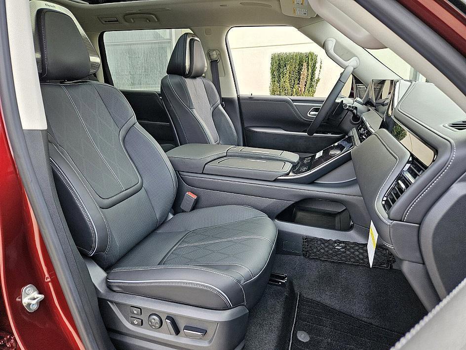 new 2025 INFINITI QX80 car, priced at $104,832
