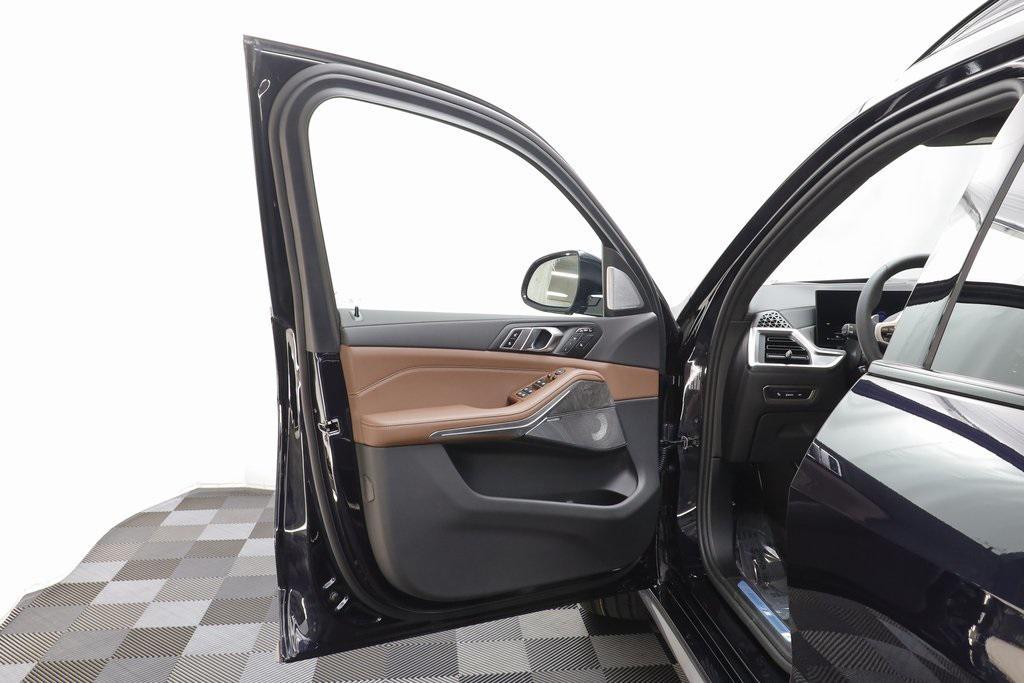 new 2026 BMW X7 car, priced at $99,375