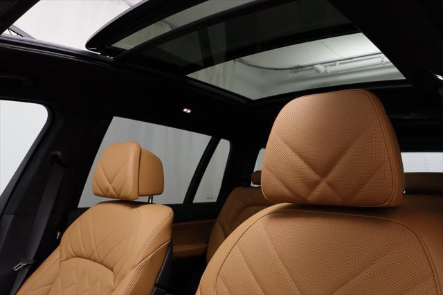 new 2026 BMW X7 car, priced at $95,040