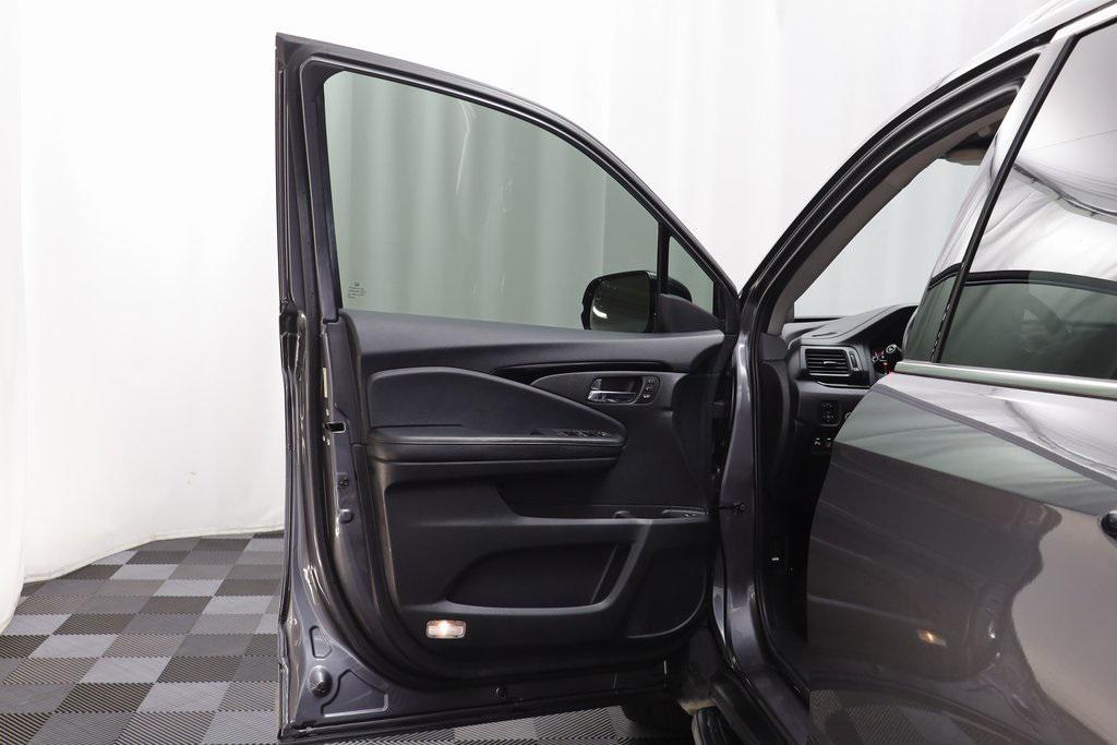 used 2016 Honda Pilot car, priced at $18,977