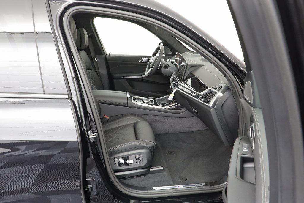 new 2026 BMW X7 car, priced at $98,725