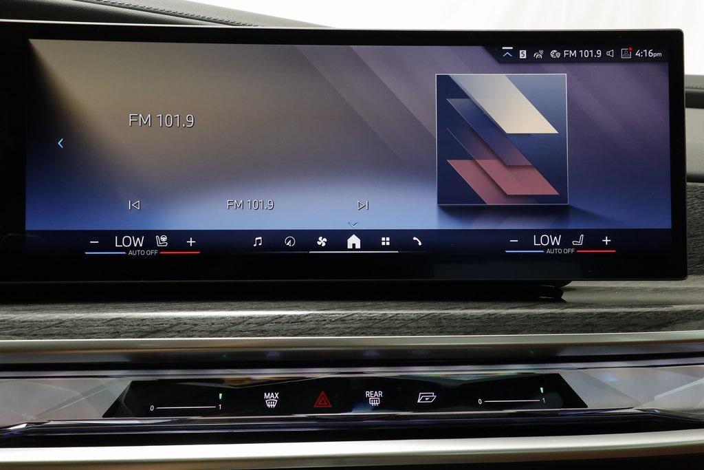 new 2025 BMW 760 car, priced at $140,500