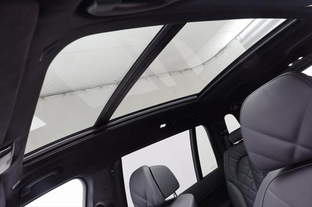 new 2026 BMW X7 car, priced at $95,040