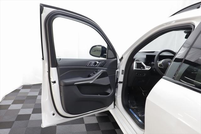 new 2026 BMW X7 car, priced at $95,040