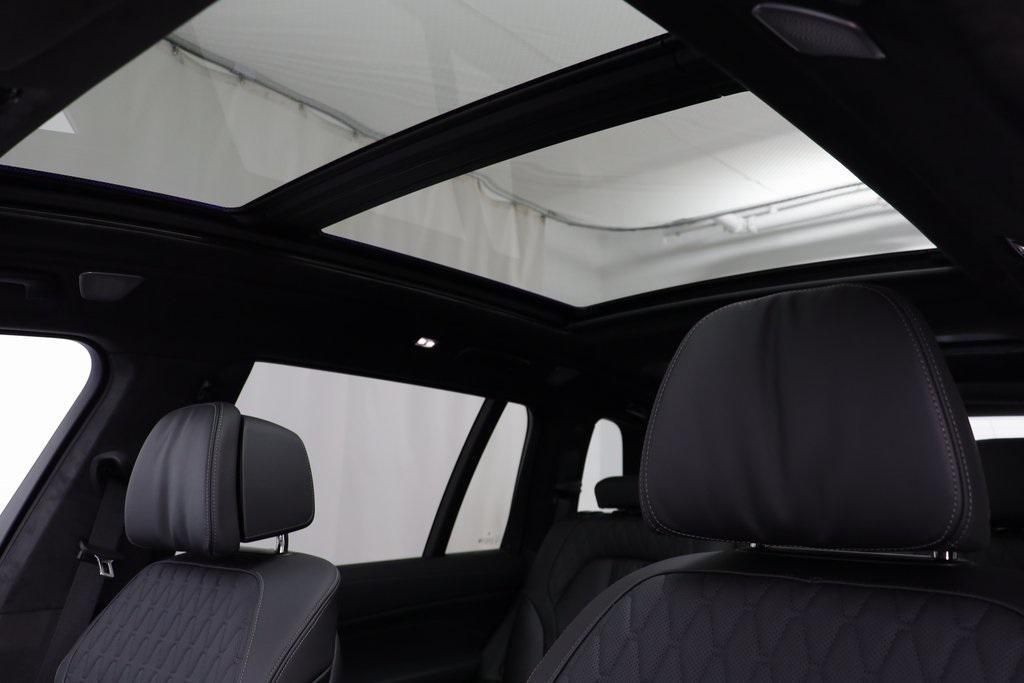 new 2026 BMW ALPINA XB7 car, priced at $162,625