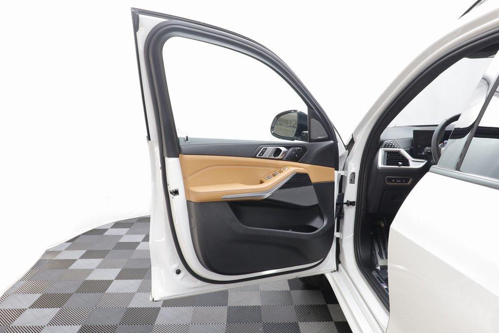 used 2024 BMW X7 car, priced at $75,977