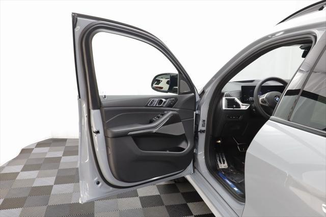 new 2026 BMW X7 car, priced at $121,240