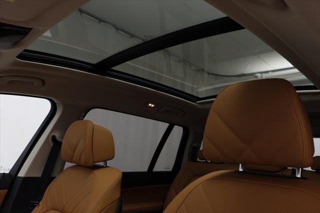 new 2025 BMW X7 car, priced at $87,720