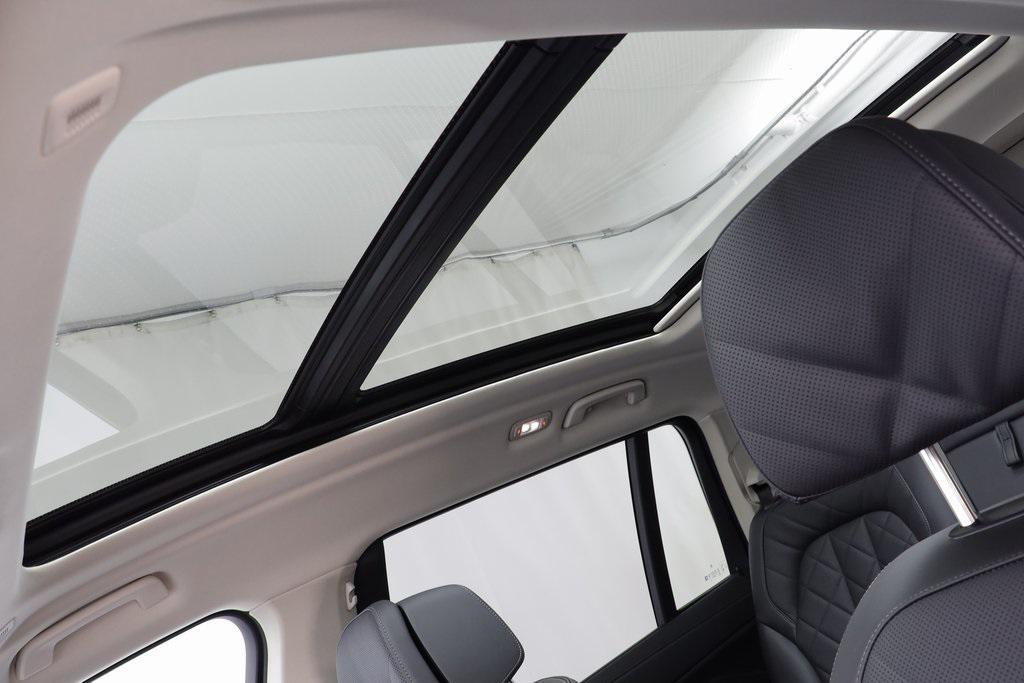 new 2026 BMW X7 car, priced at $97,460