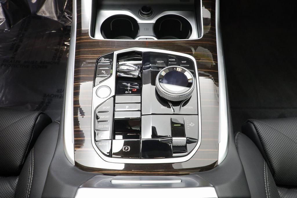 new 2026 BMW X7 car, priced at $97,460