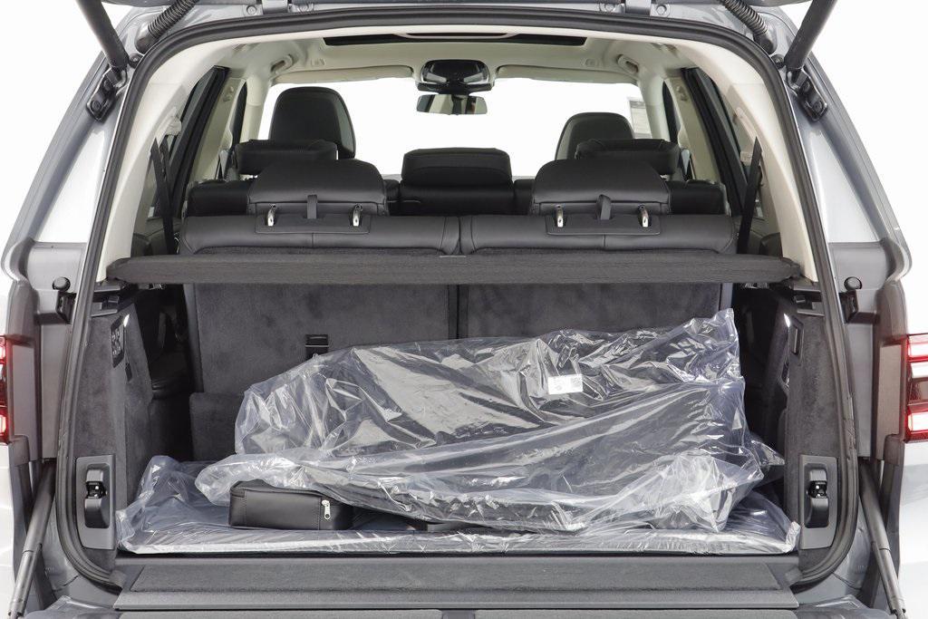 new 2026 BMW X7 car, priced at $97,460