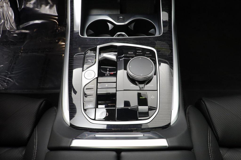 new 2026 BMW X7 car, priced at $96,740