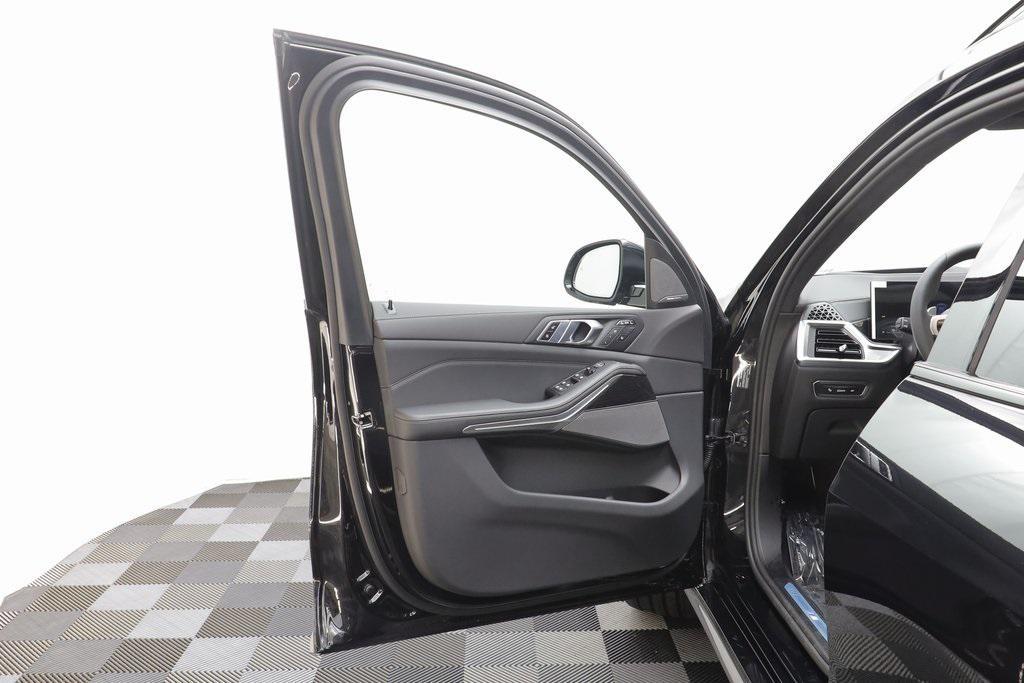 new 2026 BMW X7 car, priced at $96,740