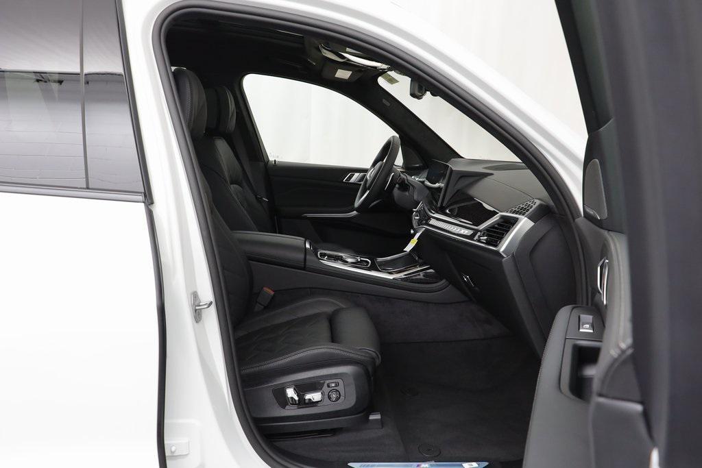 new 2026 BMW X7 car, priced at $97,110