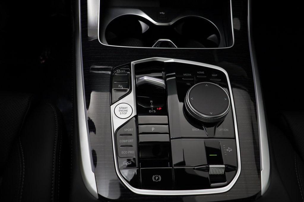 new 2026 BMW X7 car, priced at $97,110