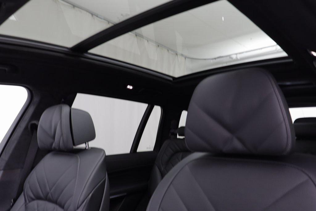 new 2026 BMW X7 car, priced at $97,110