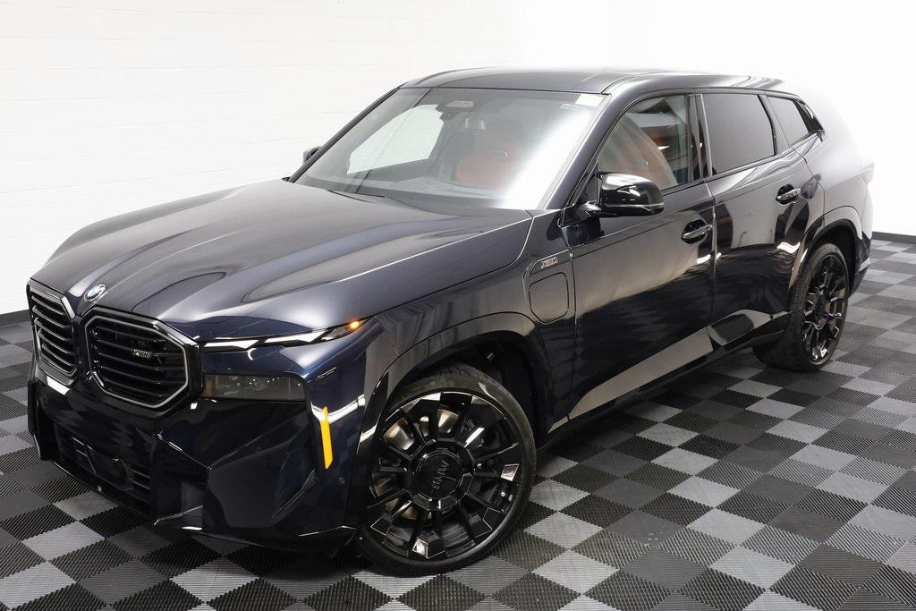 new 2025 BMW XM car