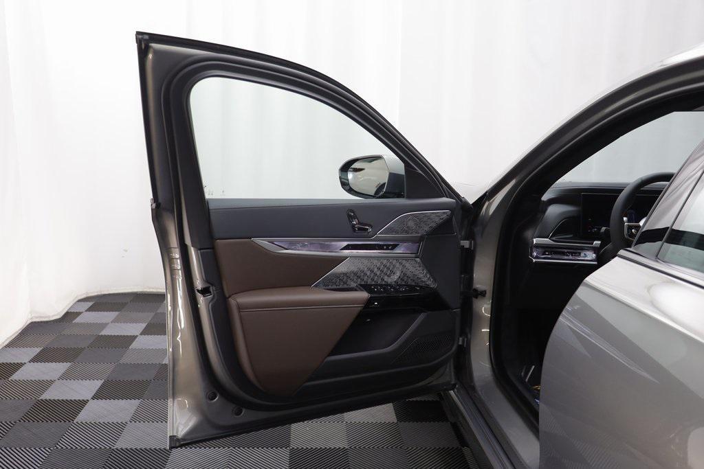 new 2026 BMW 750e car, priced at $125,705