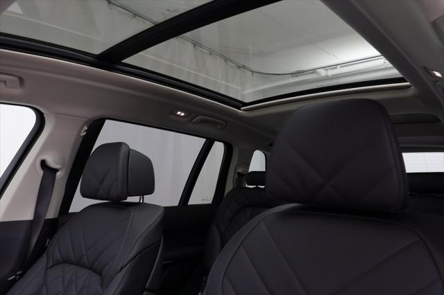 new 2026 BMW X7 car, priced at $93,290