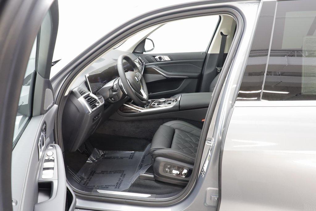 new 2026 BMW X7 car, priced at $94,990